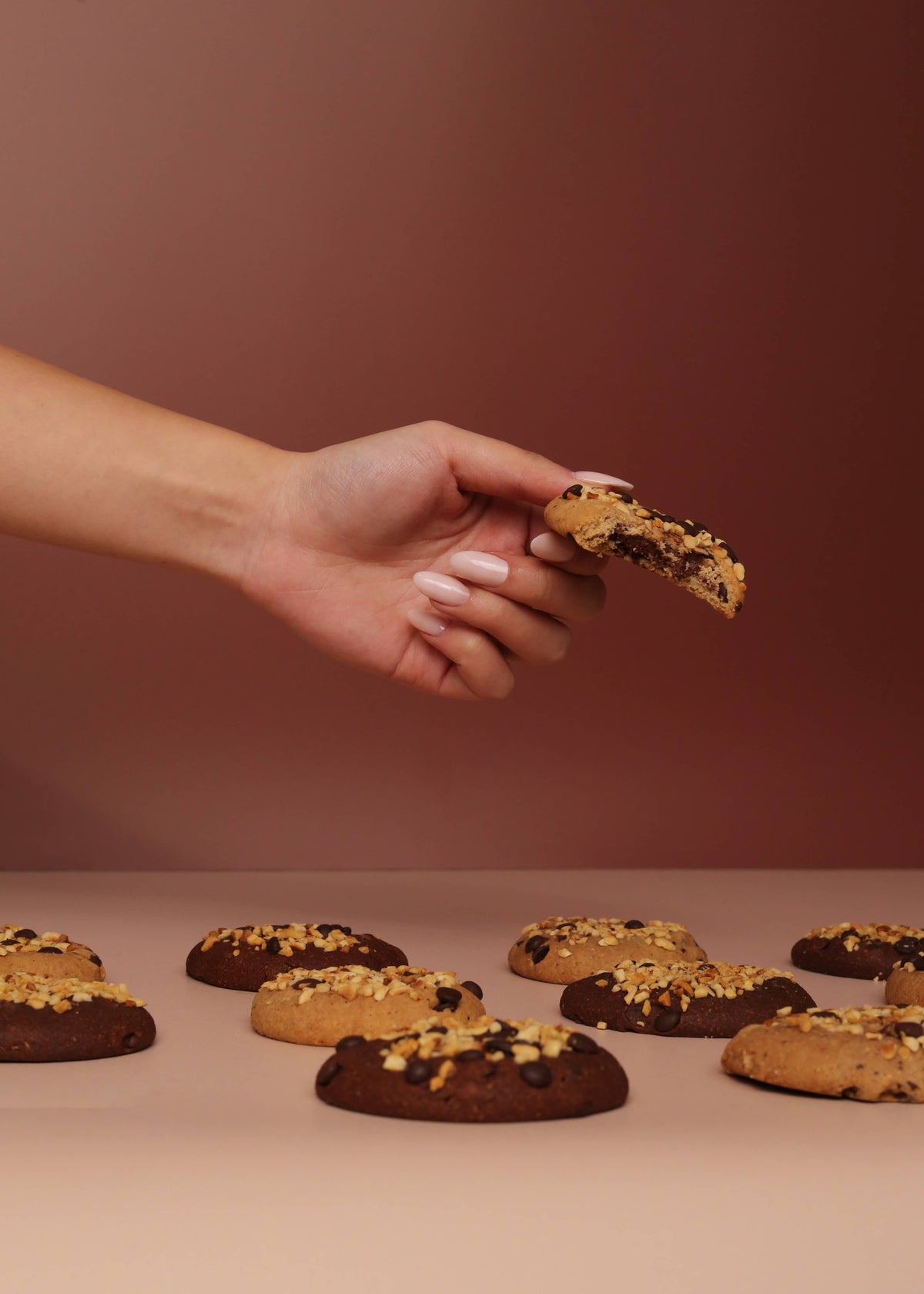 Veganer Haselnuss-Schoko-Pralinen-Keks mit weicher Füllung, 50 g